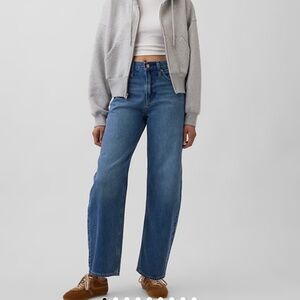 Gap High Rise Barrel Leg 26